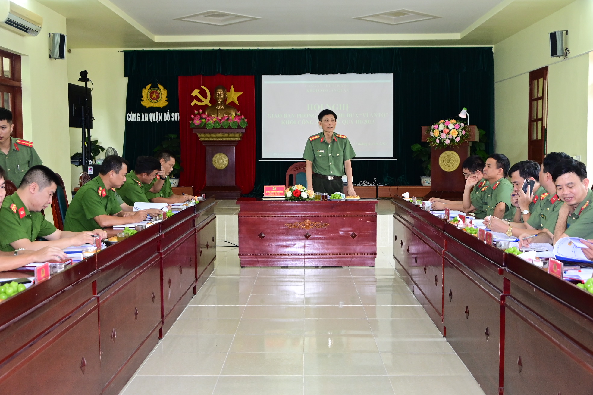 Giao ban phong trào thi đua “Vì an ninh Tổ quốc” Khối Công an quận quý III năm 2023